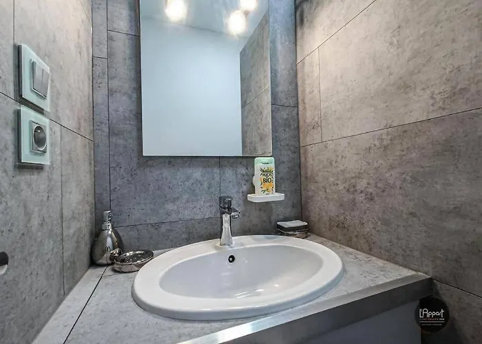 Houmeau 3- Gare Pole Image *